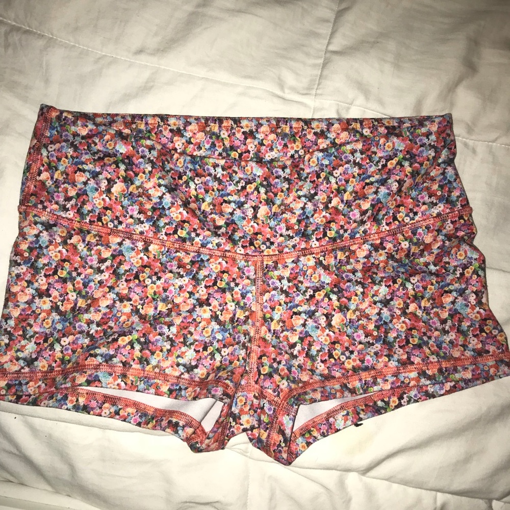 Lululemon wunder short